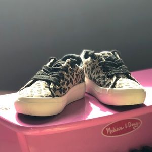 Super cute cheetah print shoes, toddler size 5.5